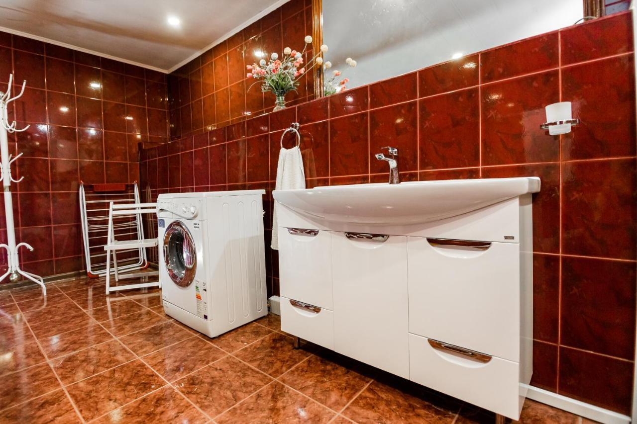 Rustaveli Central ApartHotel Tbilisi Esterno foto